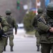 Ukraińscy oficerowie wyprowadzani pod bronią