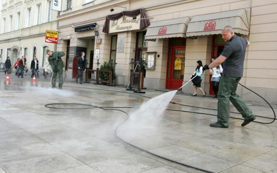 Lepiej sprzątać chodnik przed domem