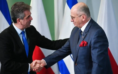 Porozumienie podpisali szef MSZ Polski Zbigniew Rau (z lewej) ze swoim odpowiednikiem z Izraela Elim