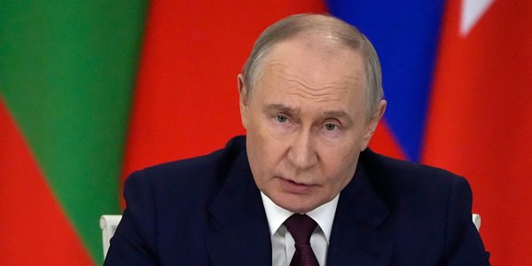 Moscow petrol stations cap sales at 30 litres per vehicle amid shortage