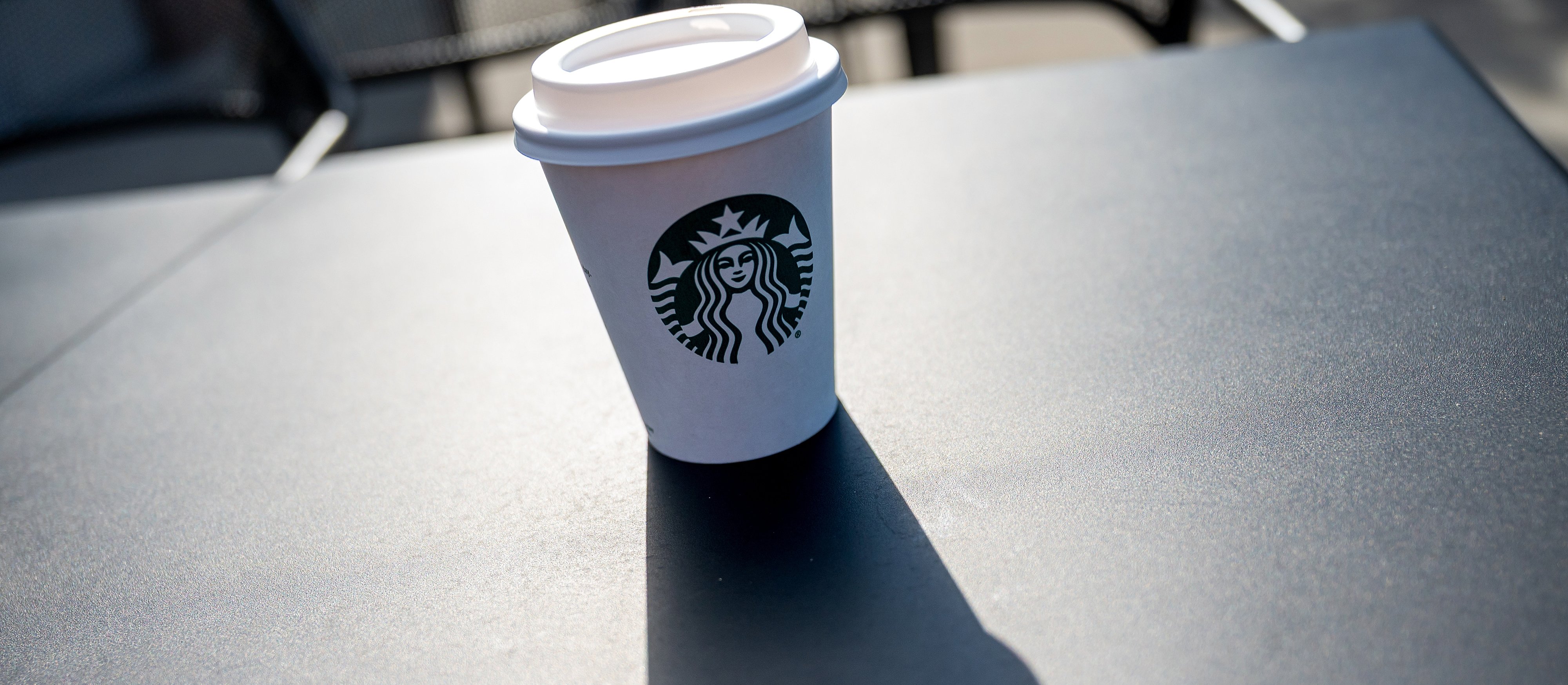 Starbucks w USA traci klientów. Sprzedaż rośnie na świecie mimo drogiej kawy