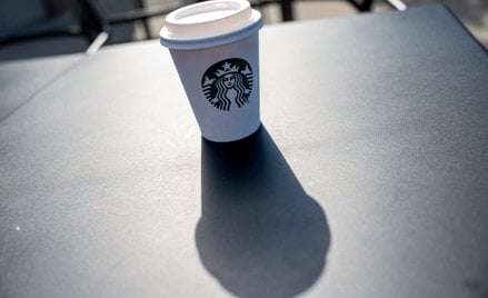 Starbucks odnotował pierwszy od prawie półtora roku kwartał wzrostu sprzedaży