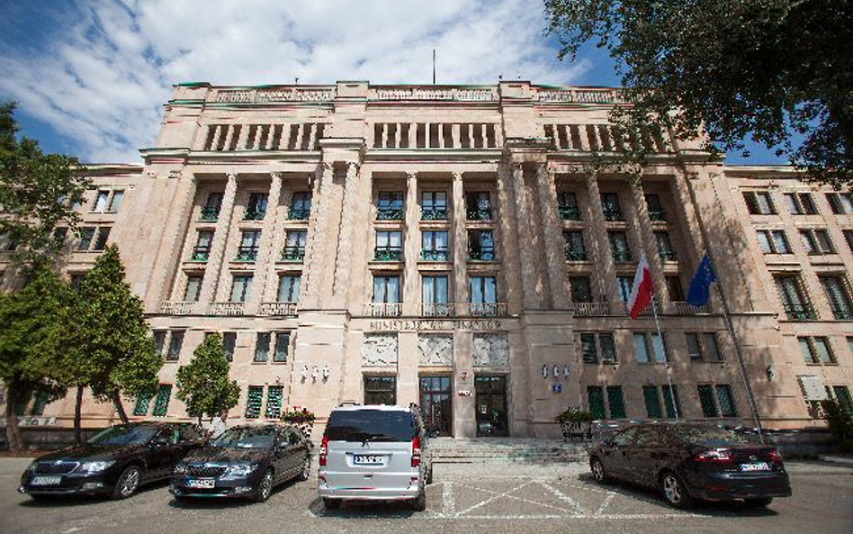 Ministerstwo finansów pod ostrzałem krytyków fiskusa