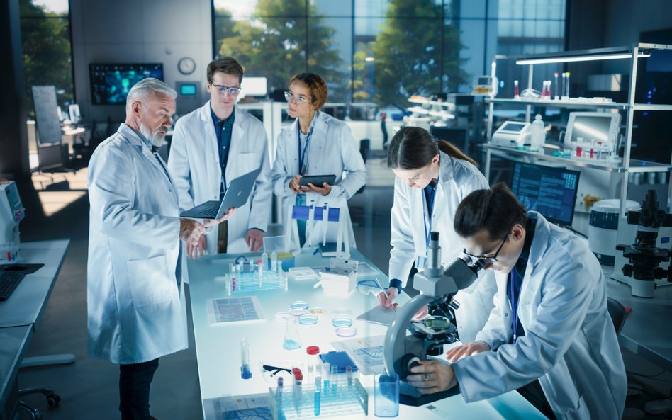 Nowe megatrendy w edukacji.  Uczelnie przygotują ekspertów technologii krytycznych