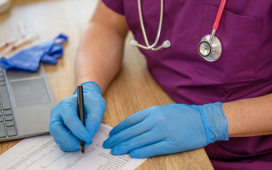 Ministerstwo Zdrowia chce wprowadzić 12-godzinny tryb świadczeń szpitalnych i powrót do domu tego sa