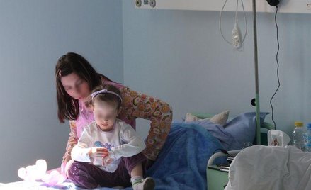 Pobyt rodzica w szpitalu zwolniony z VAT