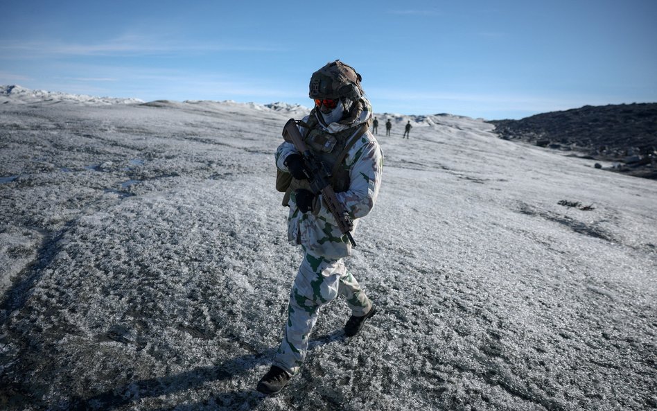 Żołnierz francuski w czasie ćwiczeń NATO na Grenlandii