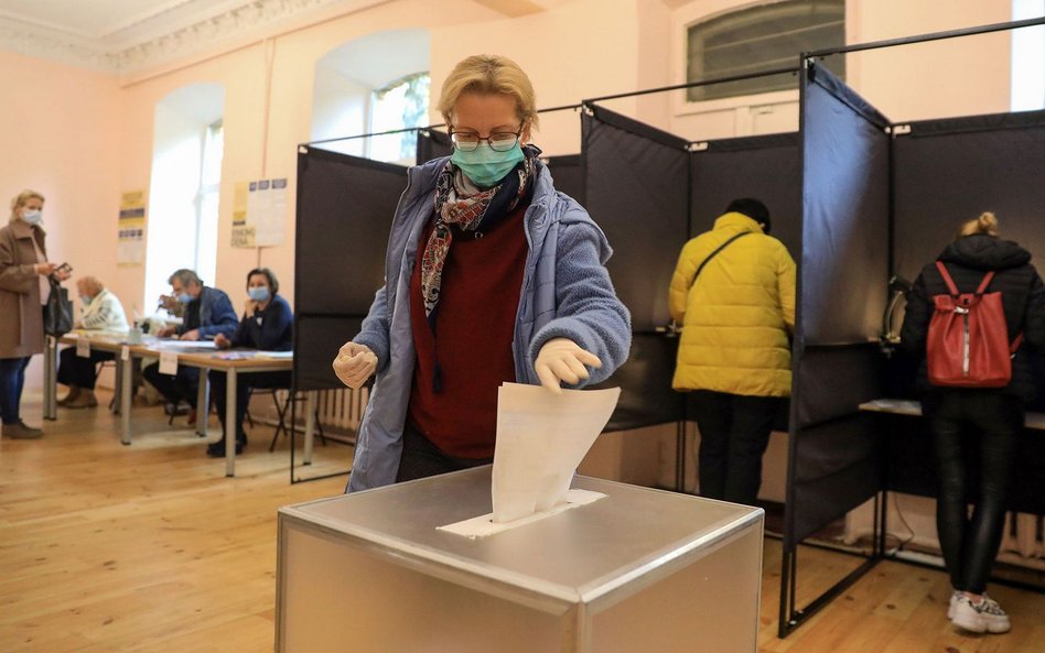 Wybory parlamentarne na Litwie. Trwa liczenie głosów