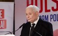 Prezes Prawa i Sprawiedliwości Jarosław Kaczyński podczas spotkania z mieszkańcami w Klubie Kolejarz