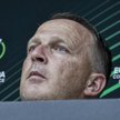 Trener Lecha John van den Brom na przedmeczowej konferencji prasowej