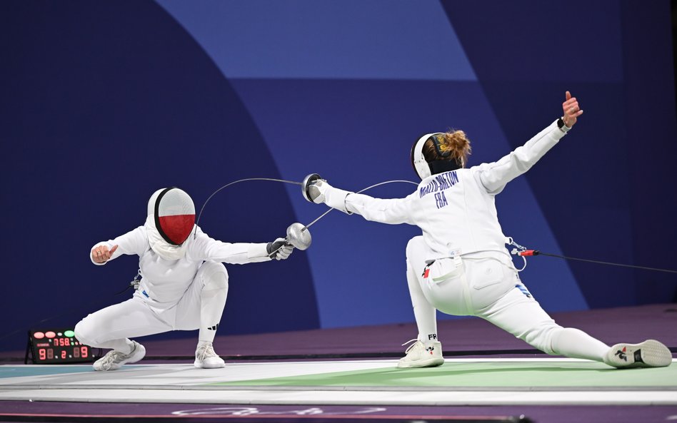 Igrzyska Olimpijskie Paryż 2024. Polka Martyna Swatowska-Wenglarczyk (L) i Francuzka Auriane Mallo-B