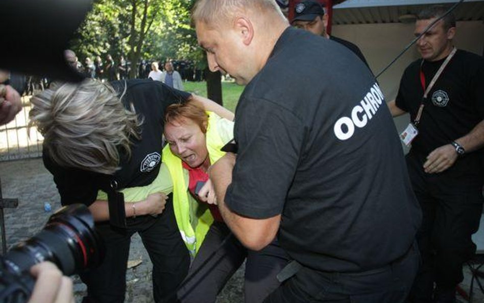 Ochroniarze zostawią u lekarza nie 350, ale 250 zł. Od wydanej opinii lekarskiej będzie się można od