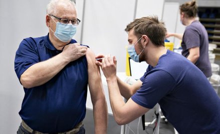 Koronawirus. Sondaż: Więcej zaszczepionych wśród wyborców opozycji
