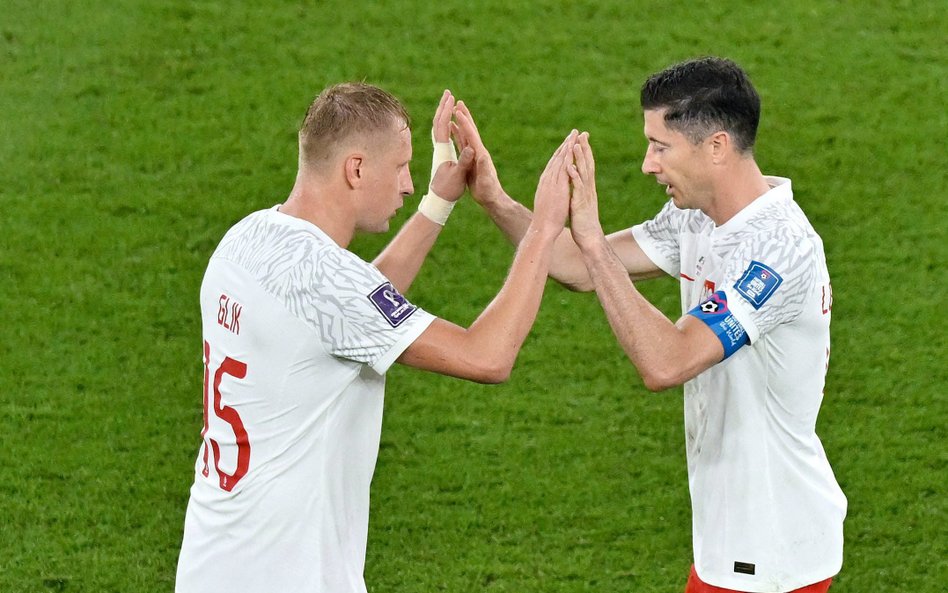 Kmil Glik i Robert Lewandowski. Oby mieli sobie czego gratulować po meczu