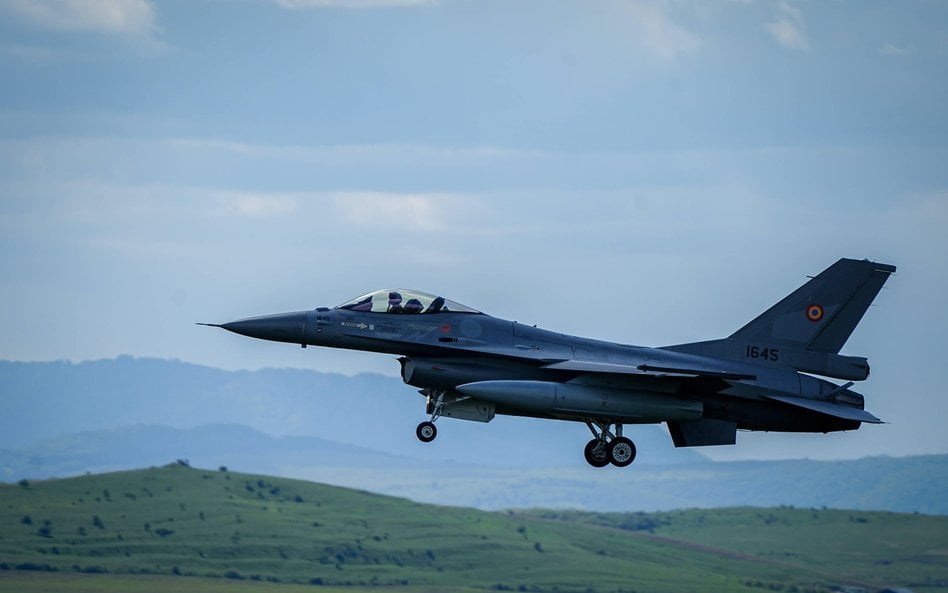 Myśliwiec F-16 rumuńskich sił powietrznych