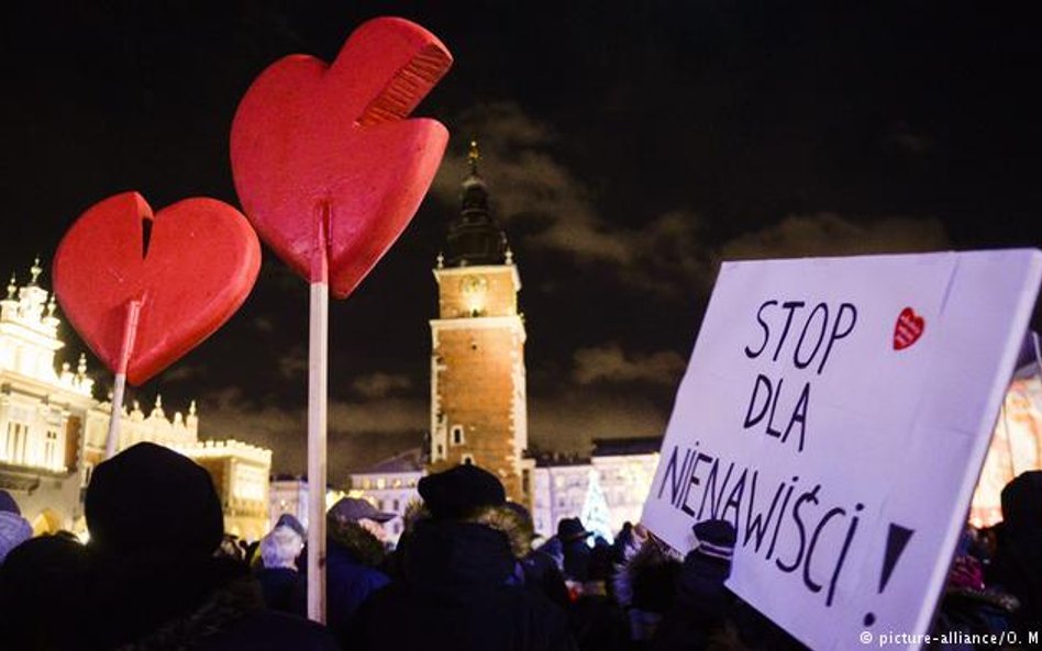 "Die Zeit": Zła energia dzieli od lat Polskę