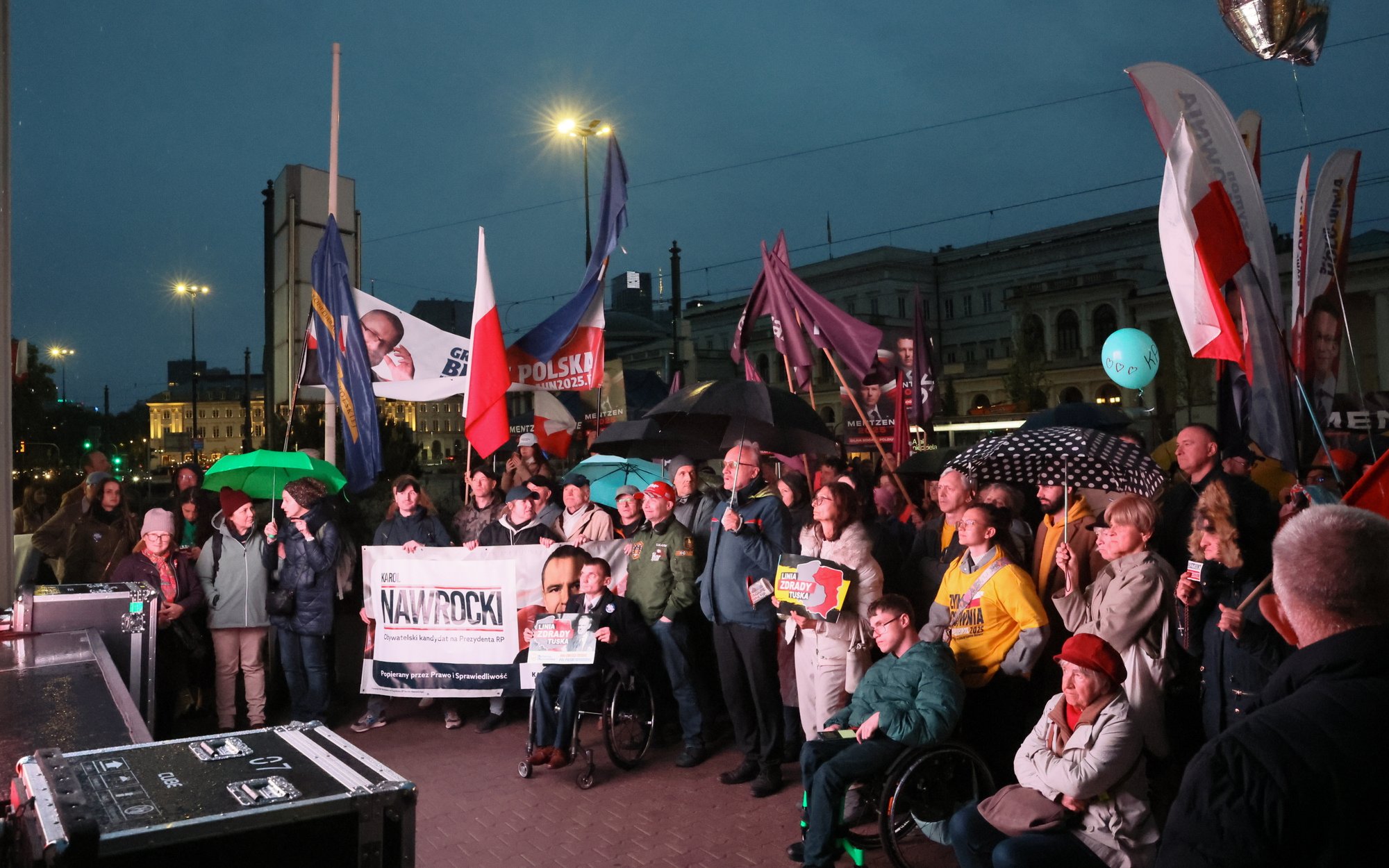 Akcja mobilizacja. Sztaby kandydatów mają napięte plany na ostatnie godziny przed I turą wyborów prezydenckich