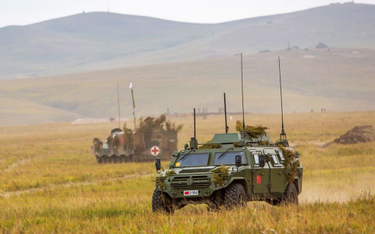 Wrogowie czy sojusznicy: chiński pojazd opancerzony na rosyjskim poligonie