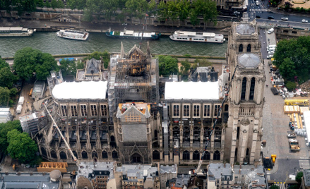 Francja: Miliarderzy obiecywali wpłaty. Notre Dame bez pieniędzy