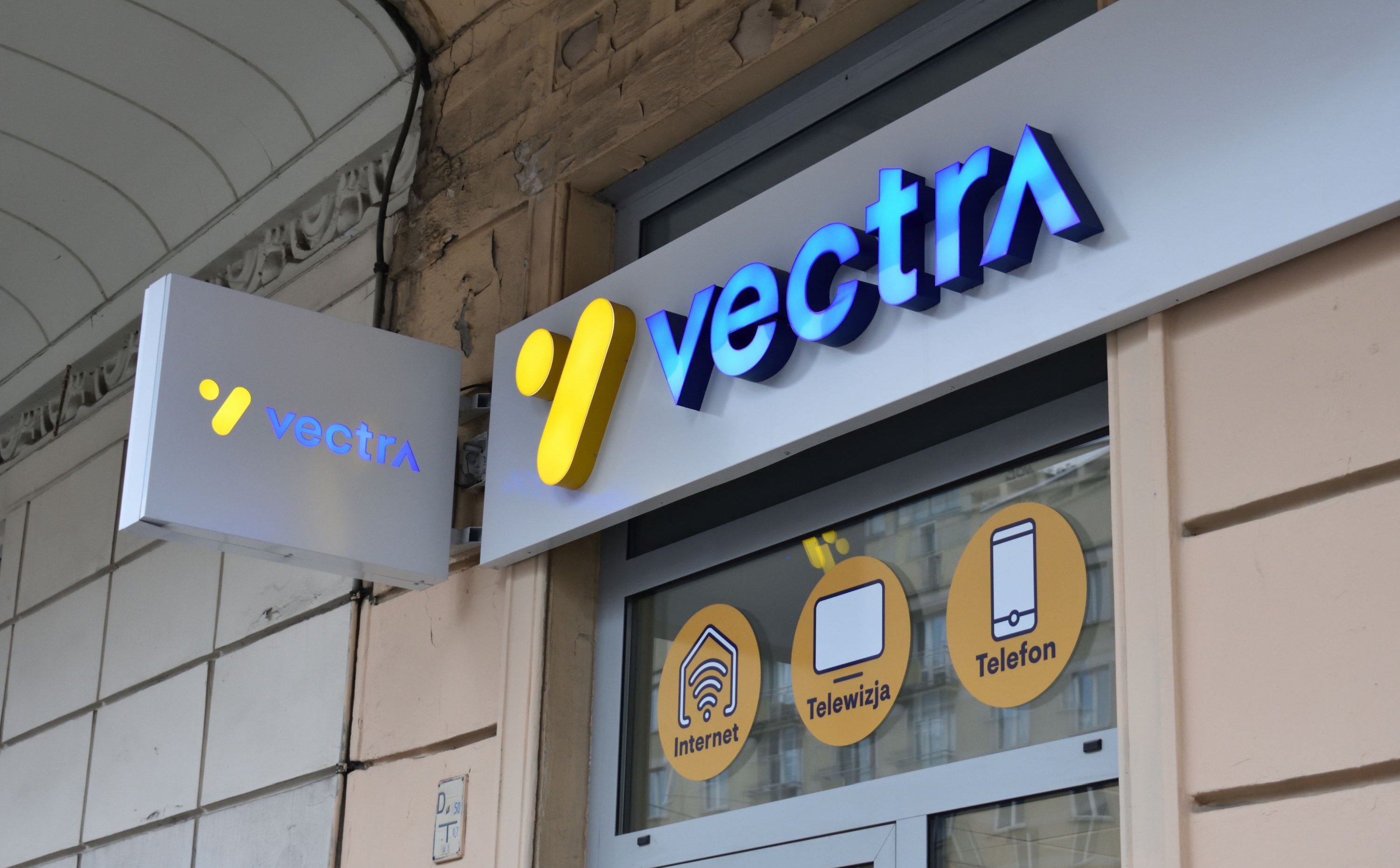 „Rzeczpospolita”: Gigantyczne przejęcie w telekomunikacji. Play znowu to zrobił