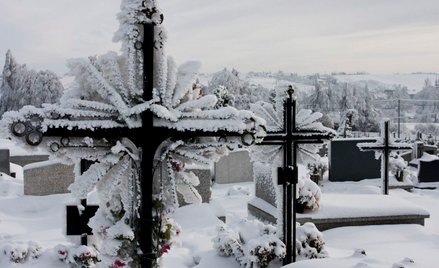 Władze gminy nie mogły ustalać, komu przysługuje prawo do pogrzebu na jej koszt - wyrok WSA