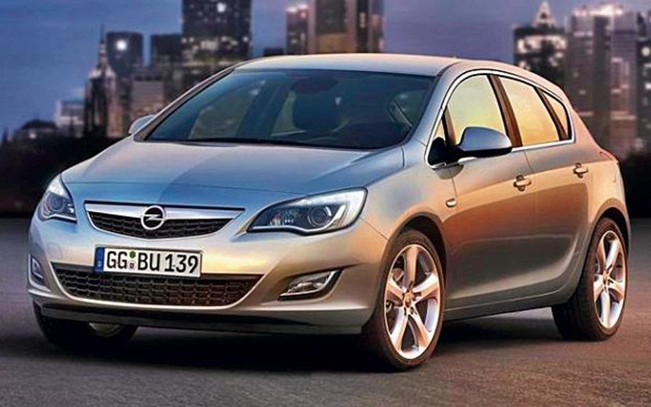 Opel astra IV wyjeżdza z fabryki w Gliwicach