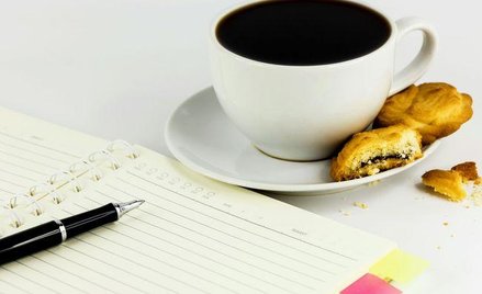 VAT: Czy zakup, kawy, ciasteczek, wieńca na potrzeby firmy uprawnia do odliczenia VAT?