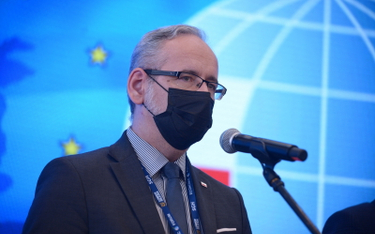 Minister zdrowia Adam Niedzielski podczas konferencji prasowej w trakcie XXX edycji Forum Ekonomiczn