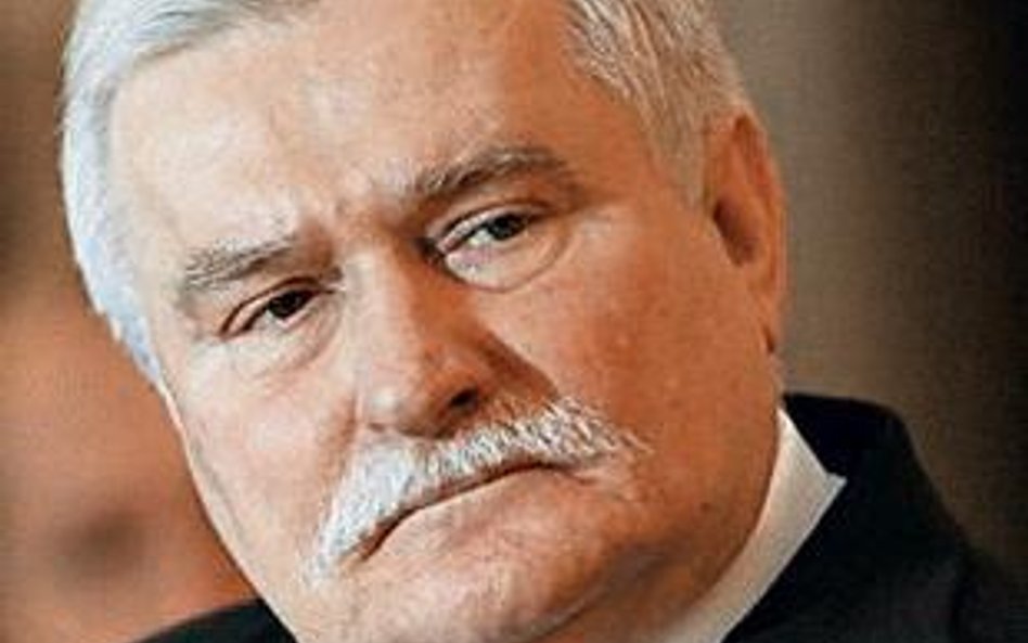 W kraju zarabiam ok. 3 tys. zł, to mi nie wystarcza. Muszę utrzymać dom i znośnie żyć - Lech Wałęsa,