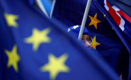 Brexit: Byli szefowie obrony Wielkiej Brytanii ostrzegają przed umową May