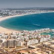 Agadir to miasto położone w południowym Maroku, bezpośrednio nad Oceanem Atlantyckim, oddalone około
