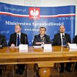 Resort tłumaczy się z prac