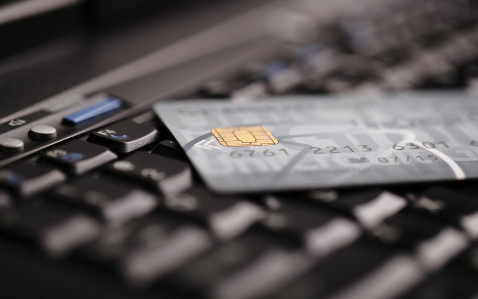 Kiedy bank musi zwrócić pieniądze przejęte przez oszustów?