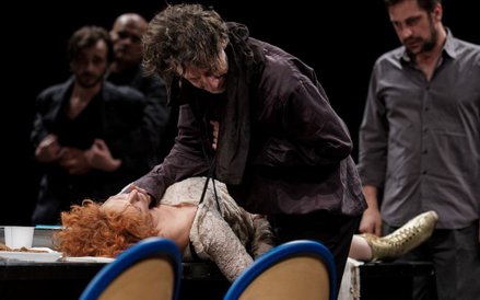 Nina Violić (Ofelia) i Krešimir Mikić (Hamlet).