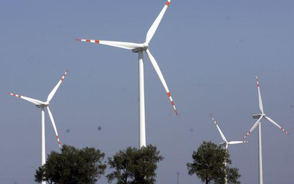 Które elementy elektrowni wiatrowej nie są budowlą