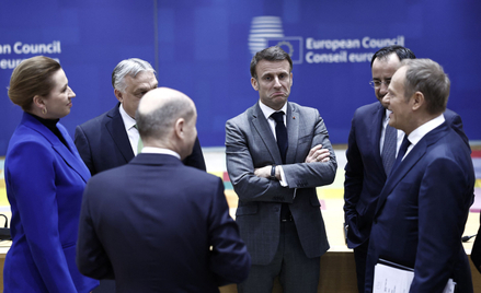 Przywódcy państw UE na szczycie w Brukseli, na zdjęciu m.in. Viktor Orbán, Olaf Scholz, Emmanuel Mac