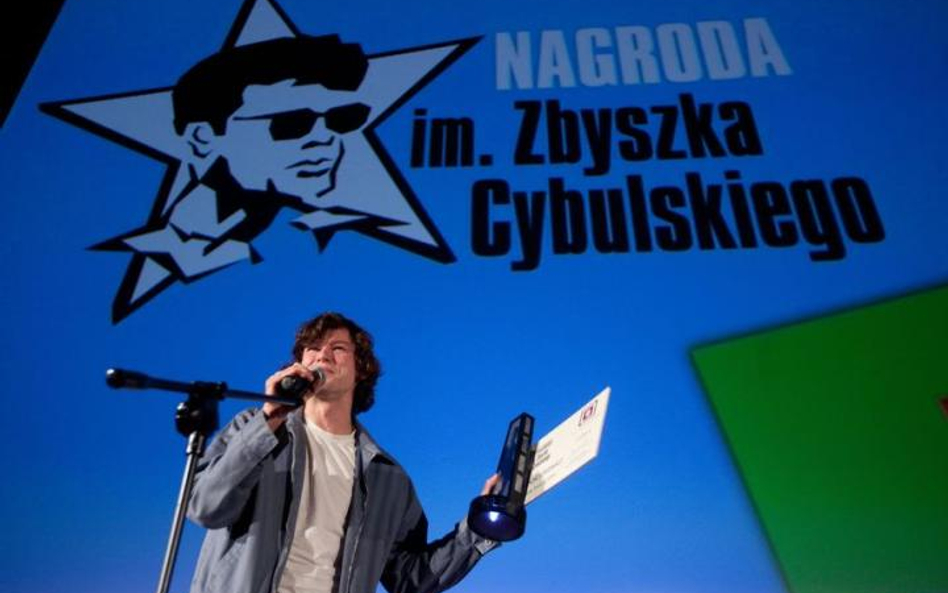 Mateusz Kościukiewicz odbiera Nagrodę im. Zbyszka Cybulskiego