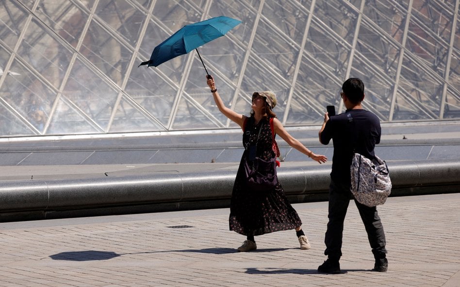 Ekstremalna fala upałów we Francji prziosła rekordowe temperatury przekraczające 44°C, doprowadzając