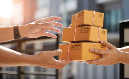 Sklepy ułatwiają zakupy. Zamówienie nawet w godzinę