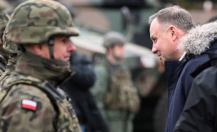 Prezydent Andrzej Duda podczas wizyty w batalionie dowodzenia 21 Brygady Strzelców Podhalańskich w R