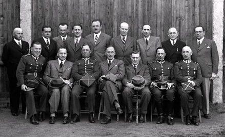 Zarząd TS Wisła w 1936 r. Drugi od prawej stoi Roman Wilczyński, którego wspomnienia rzuciły całkowi
