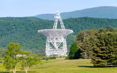 Radioteleskop Green Bank w USA jest największym tego typu urządzeniem na świecie