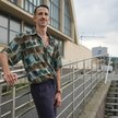 Grzegorz Piątek w modernistycznej Gdyni