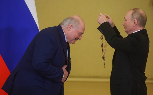 Łukaszenka dostał Order św. Andrzeja Apostoła, najstarszy w Rosji, ustanowiony przez cesarza Piotra 