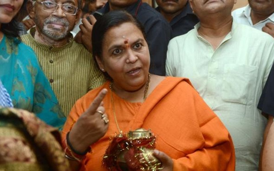 Uma Bharti. Minister ds. zasobów wodnych i działaczka hinduistyczna jest oskarżana o podburzanie do 