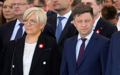 Prezes TK Julia Przyłębska i szef KPRM Michał Dworczyk podczas uroczystości na pl. Zamkowym, zorgani