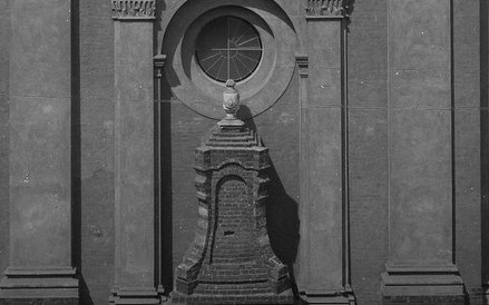 Kościół pw. św. Mikołaja w Lesznie na zdjęciu sprzed 1939 roku - widok od strony prezbiterium.