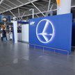 LOT przynaje, że duża konkurencja innych przewoźników lotniczych i wysokie ceny paliwa zmusiły go do
