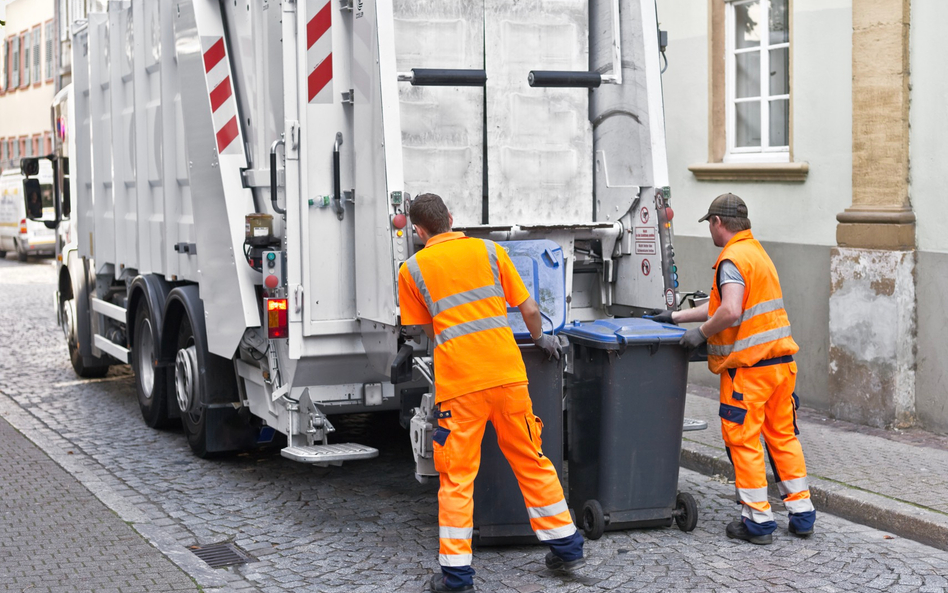 Opłaty za śmieci w górę? Nie wszędzie. Są miasta, które rezygnują z podwyżek