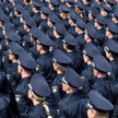 Przysięga nowych policjantów na placu Sofijewskim w Kijowie